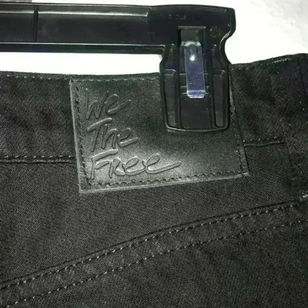 NWOT Free People women's black jean pants size 31